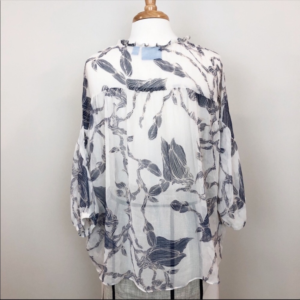 Simply Vera Wang Sheer Floral Lightweight Blouse - Picture 4 of 4
